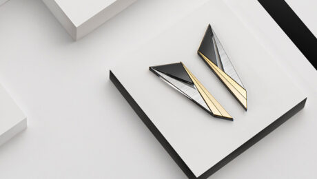 Découvrez les bijoux argentés avec les shooting photo Tellmee. Minimalistes et modernes, parfaits pour une campagnes promotionnelles. Orlando Campione Photo graphe